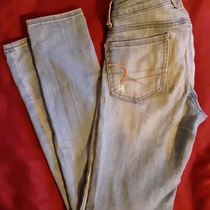 AMERICAN EAGLE Distressed Jeggings